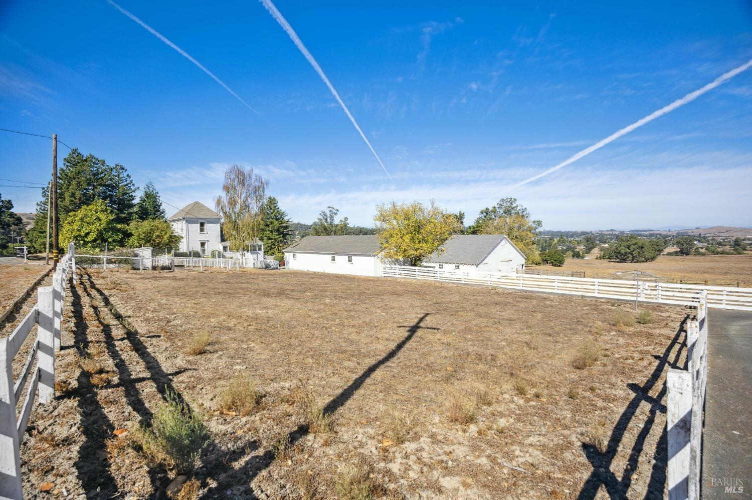 1900-1901 Middle Two Rock Rd