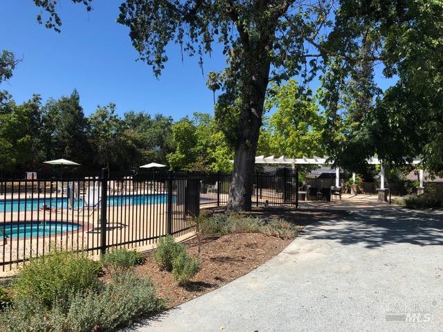 2412 Foothill Blvd #20