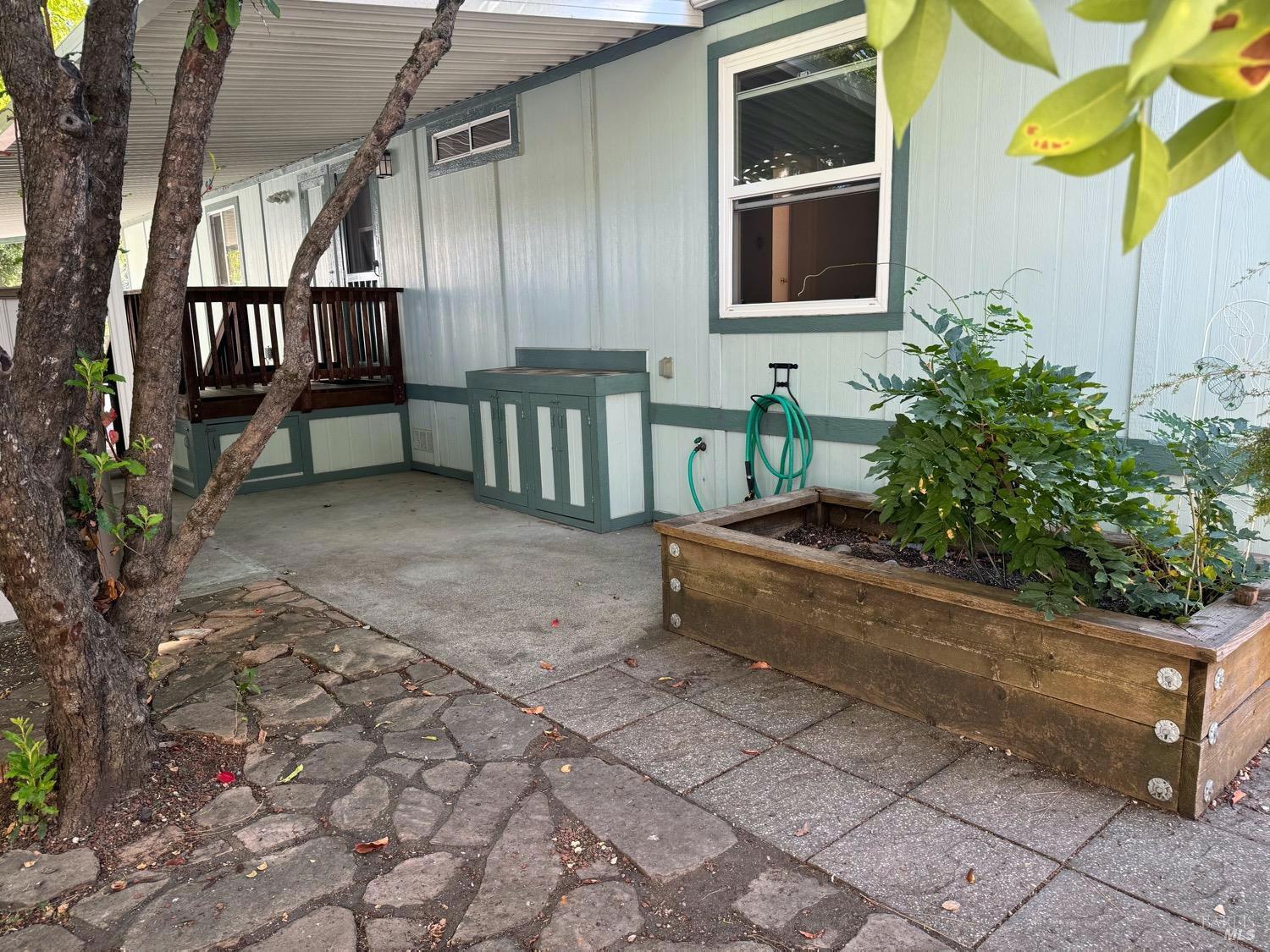 2412 Foothill Blvd #20