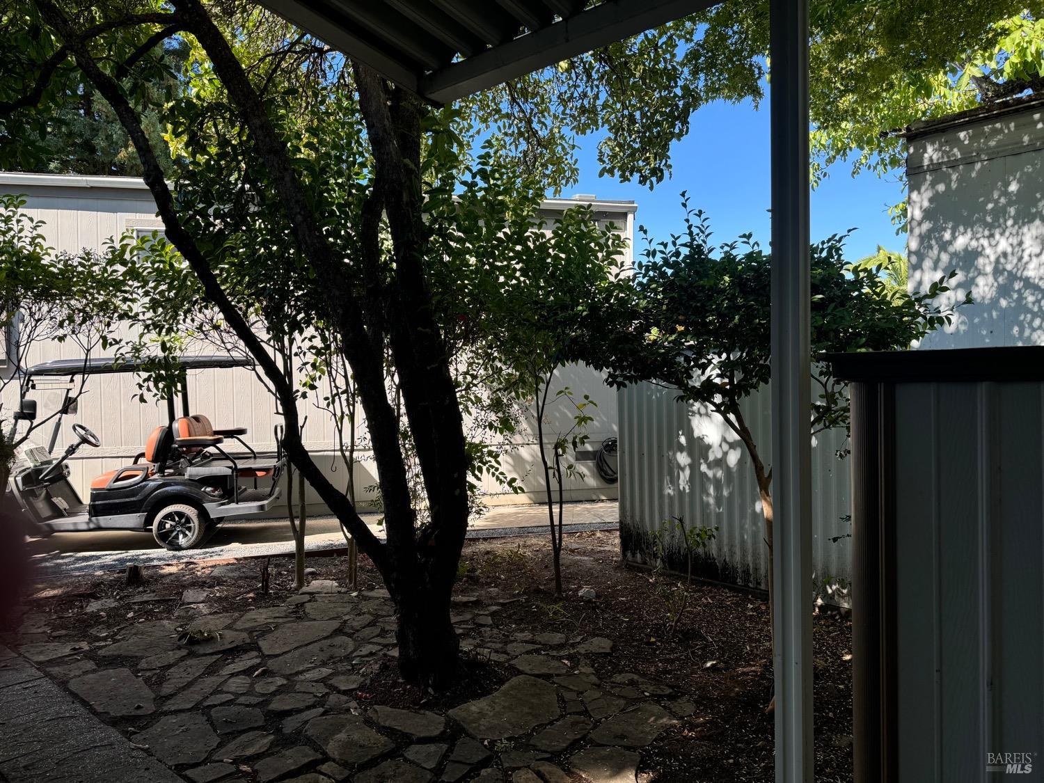 2412 Foothill Blvd #20