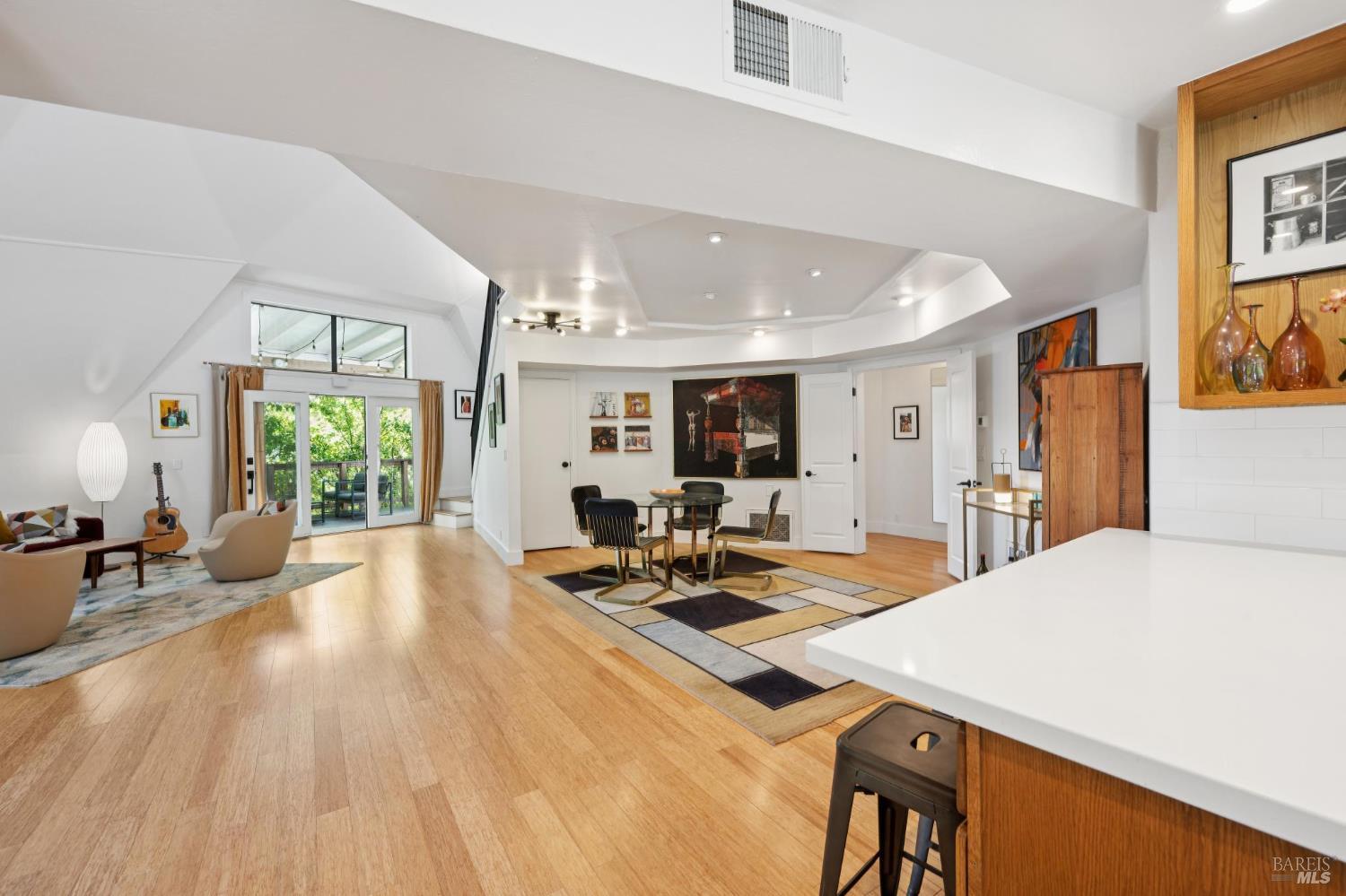 18380 Cottonwood Ave