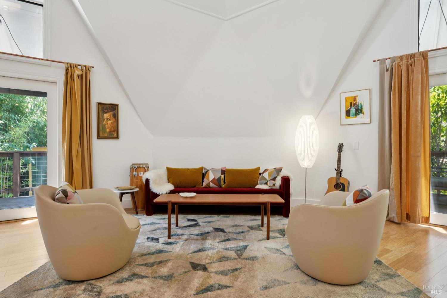 18380 Cottonwood Ave