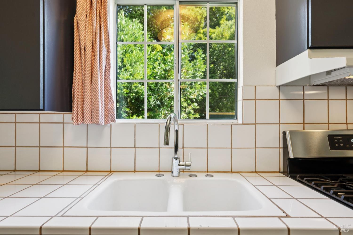 18380 Cottonwood Ave