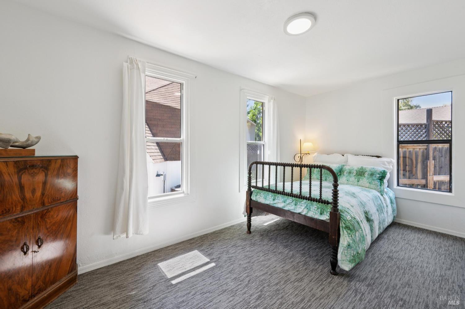 18380 Cottonwood Ave