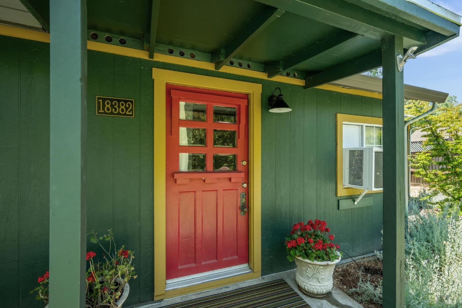 18380 Cottonwood Ave