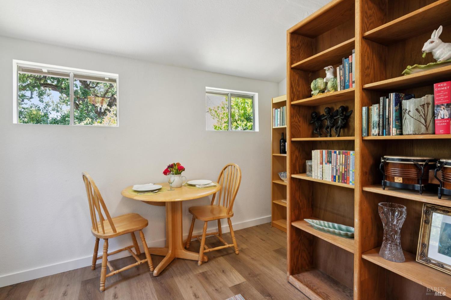 18380 Cottonwood Ave