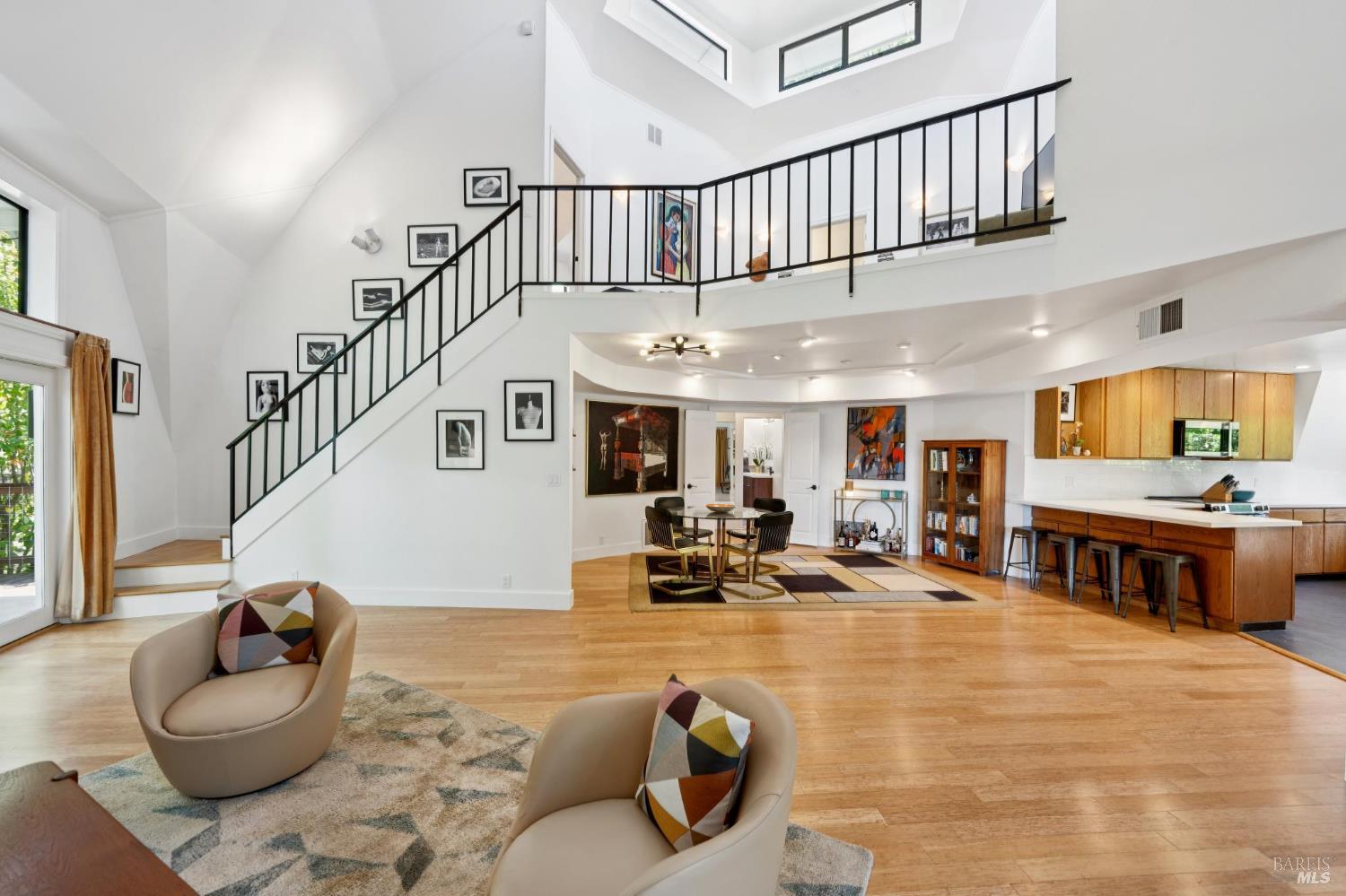 18380 Cottonwood Ave