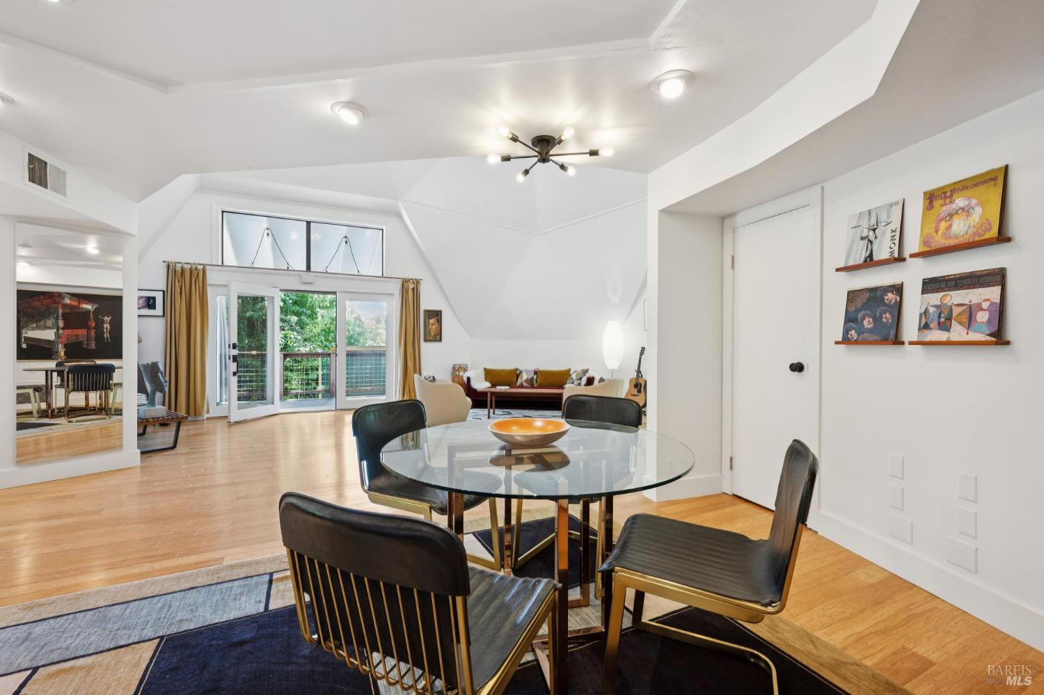 18380 Cottonwood Ave