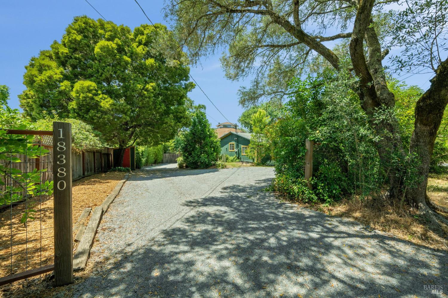 18380 Cottonwood Ave