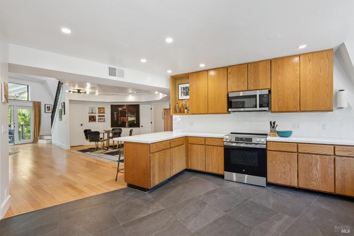 18380 Cottonwood Ave