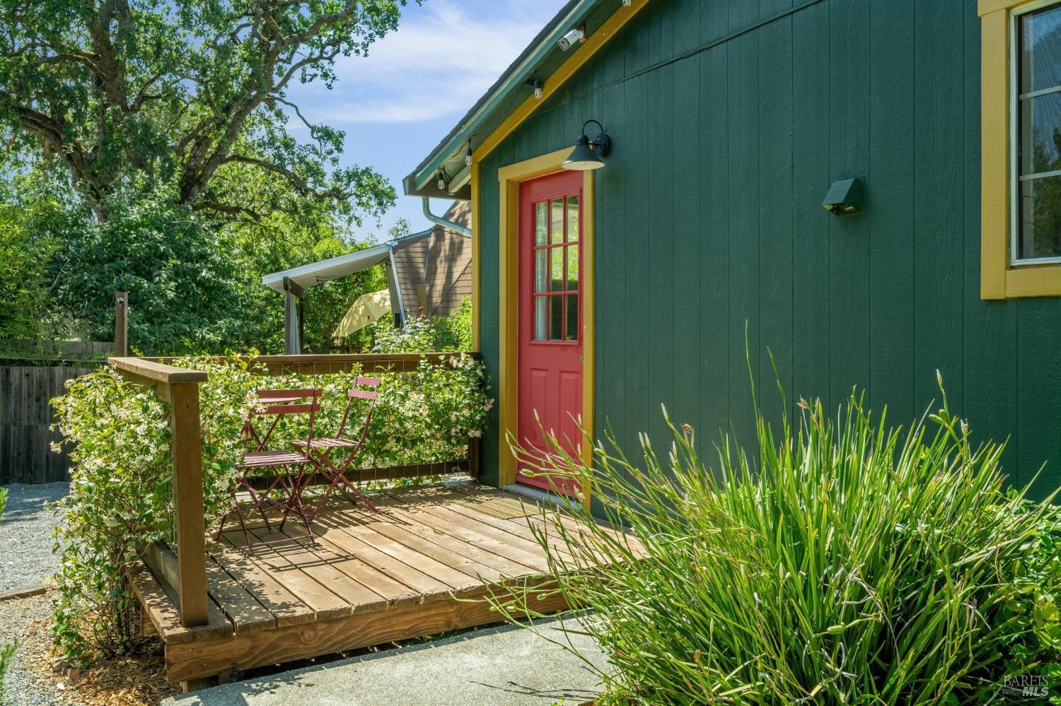 18380 Cottonwood Ave