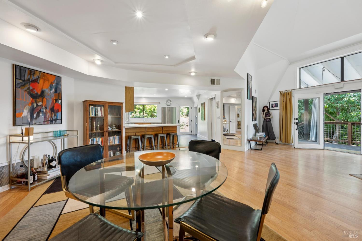 18380 Cottonwood Ave