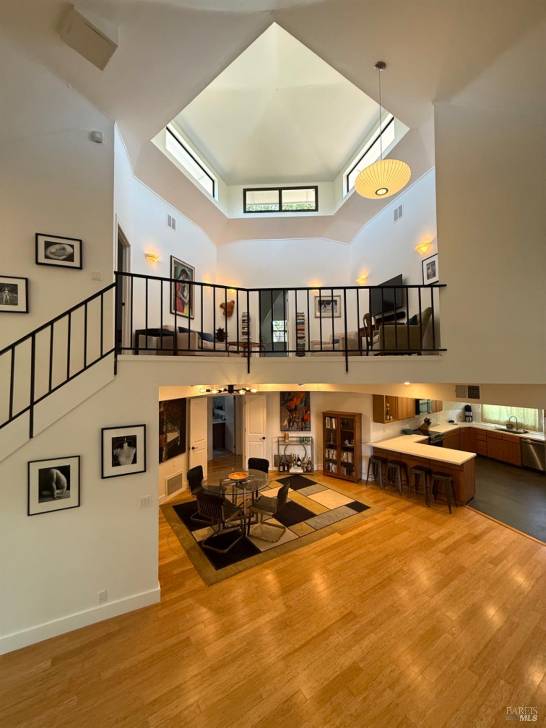 18380 Cottonwood Ave