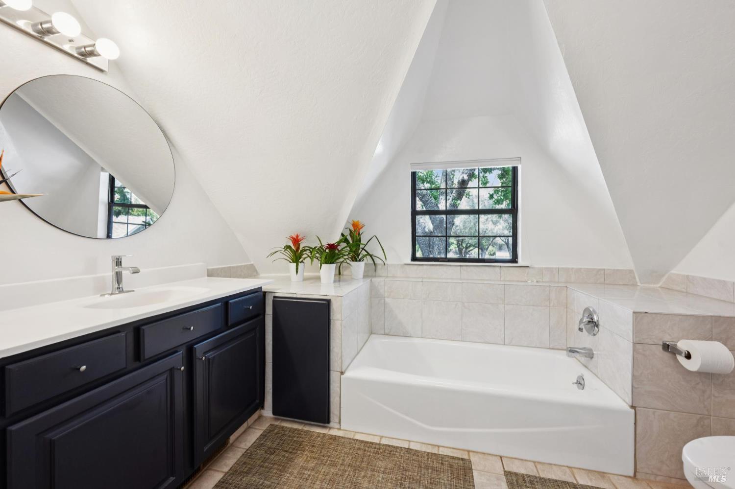 18380 Cottonwood Ave