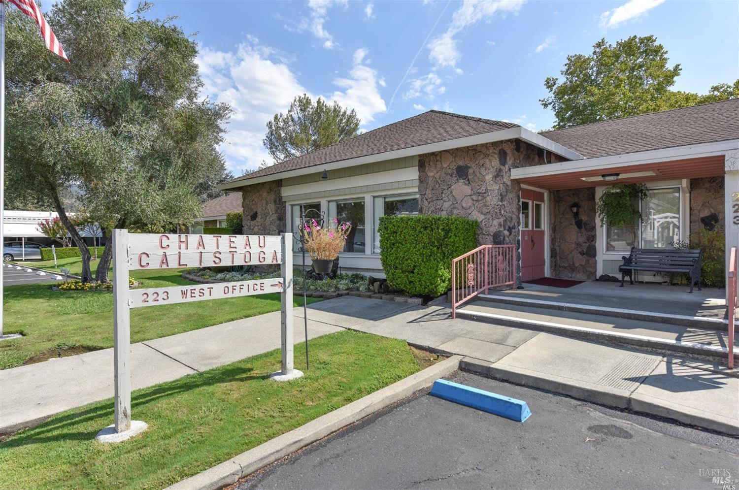937 Champagne Cir S