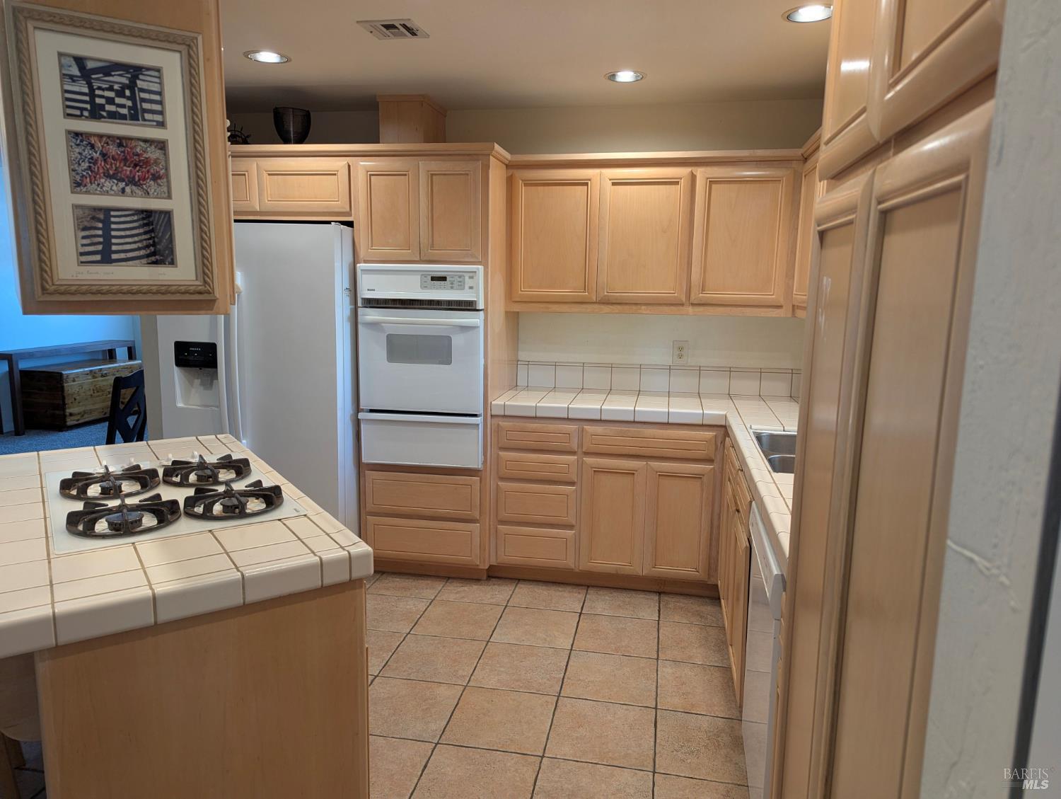 937 Champagne Cir S