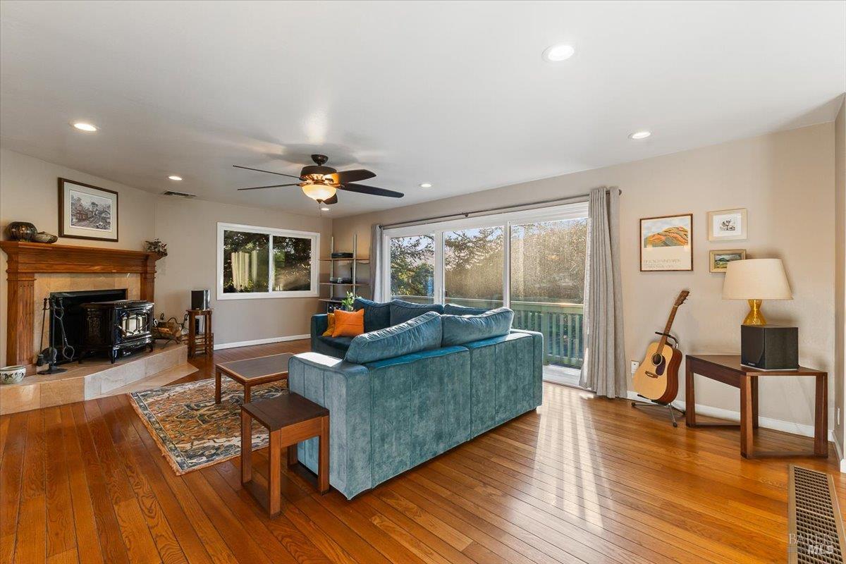 1200 Calle Del Arroyo