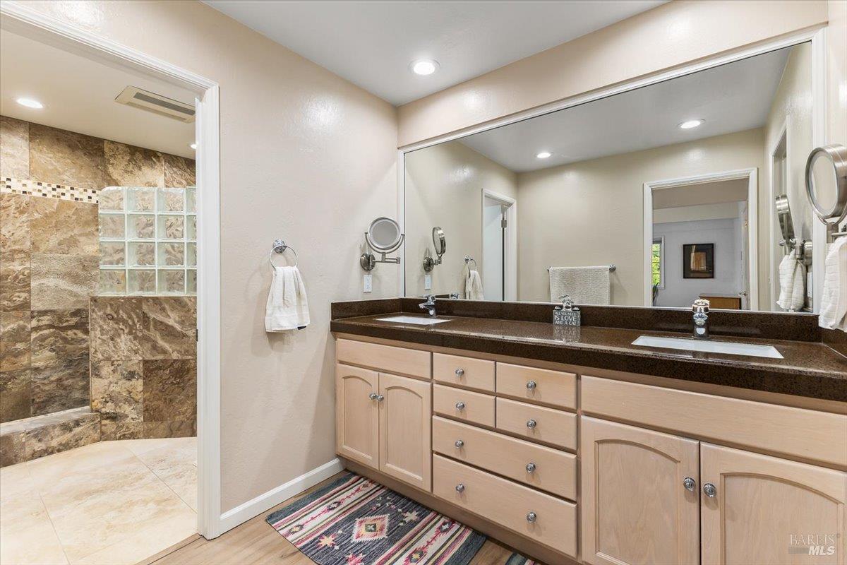 1200 Calle Del Arroyo