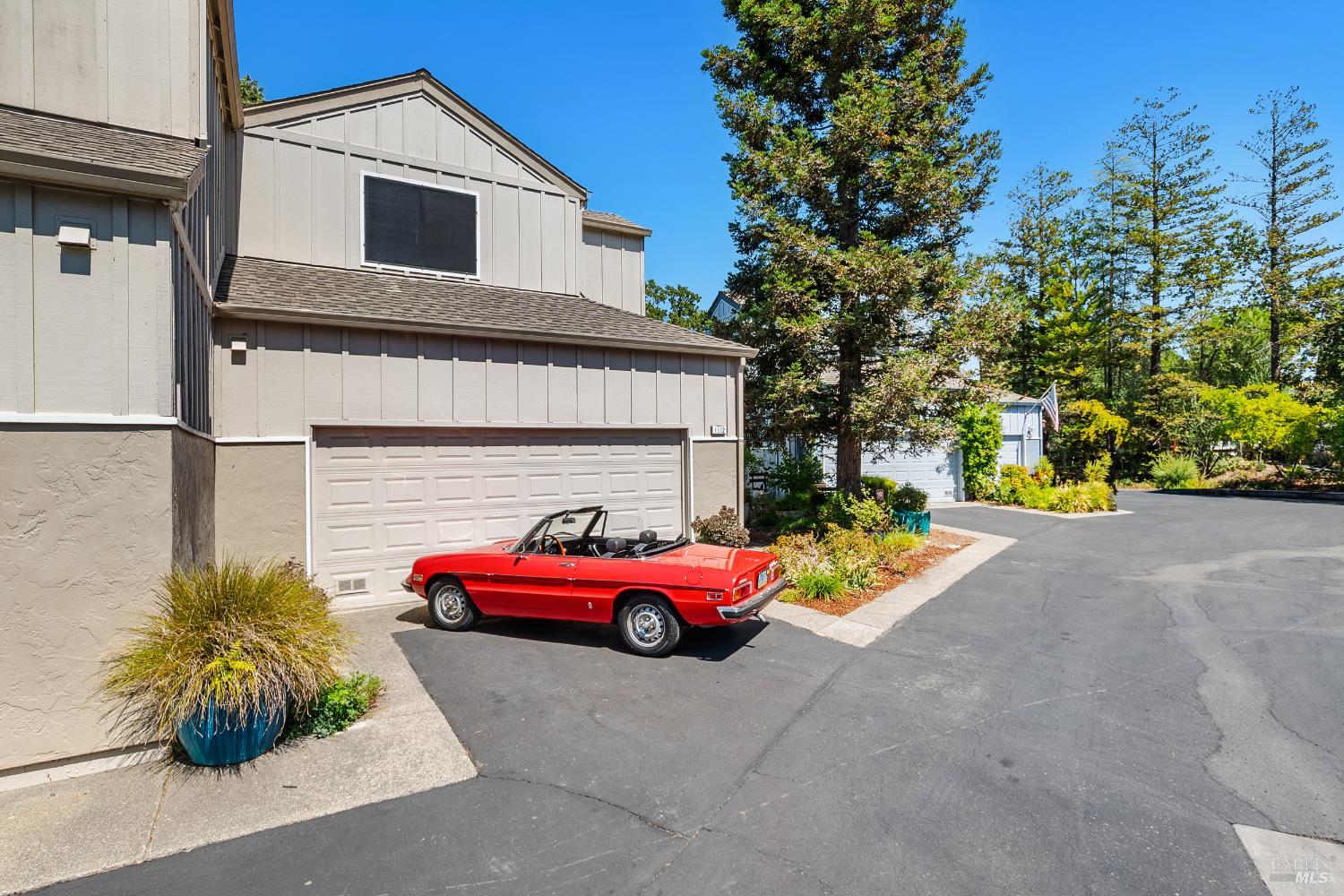 1112 Princeton Dr