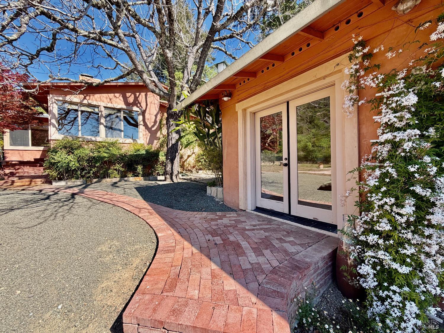 321 Dutch Henry Canyon Road