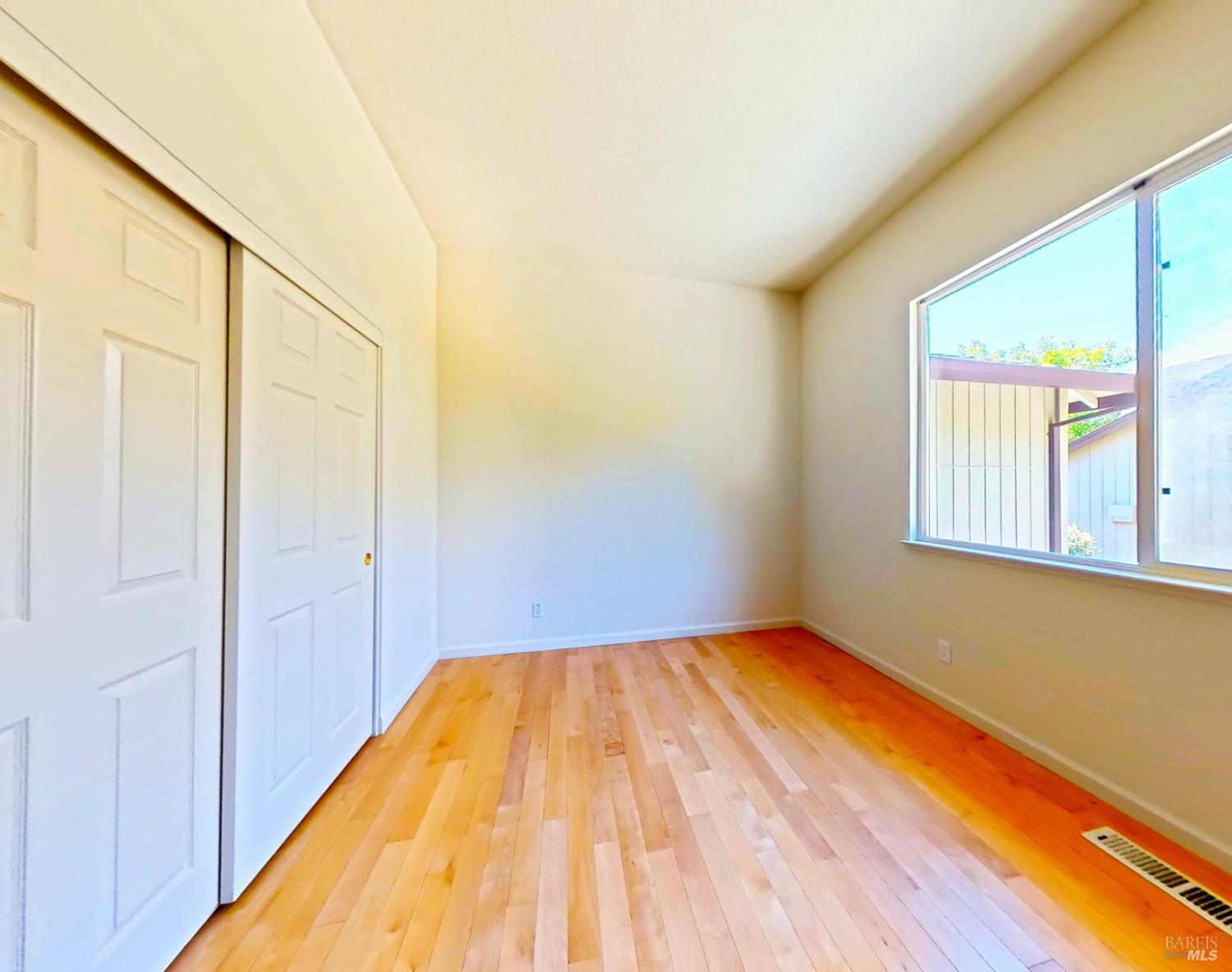 5863 Mountain Hawk Drive