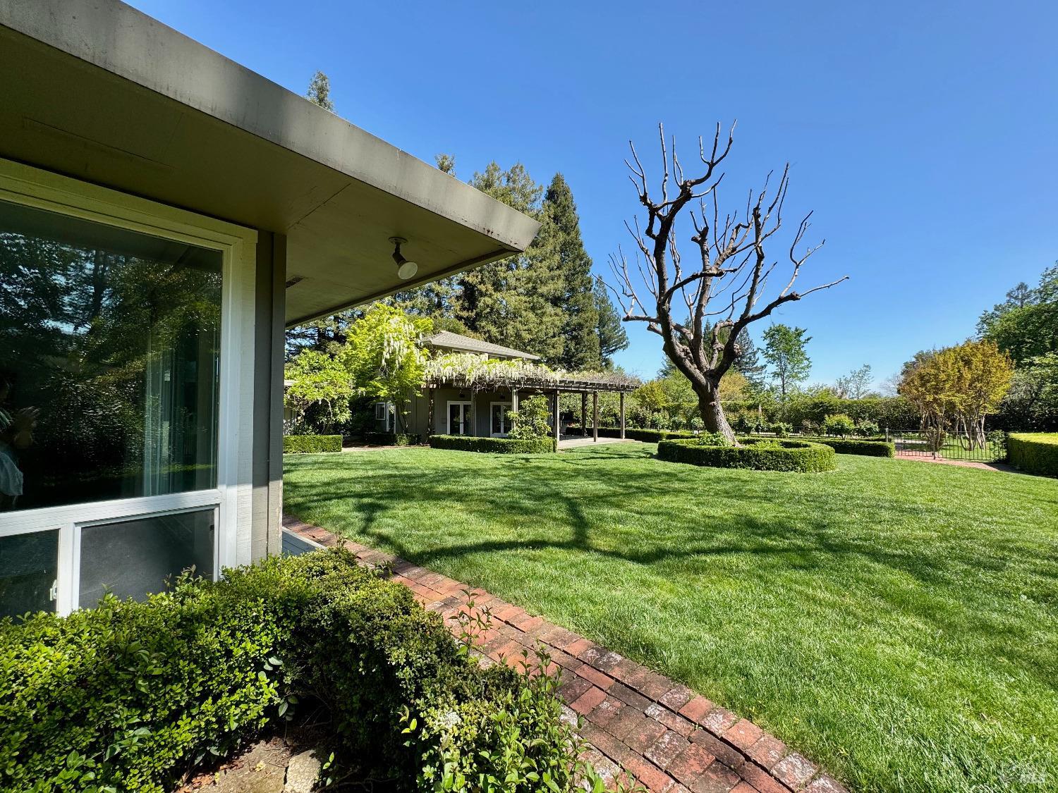 1701 Zinfandel Lane