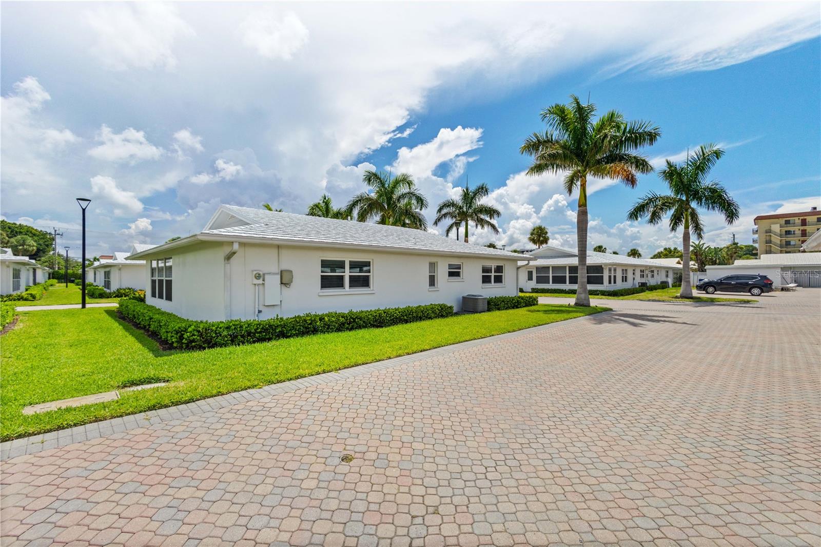 6300 MIDNIGHT PASS RD #20