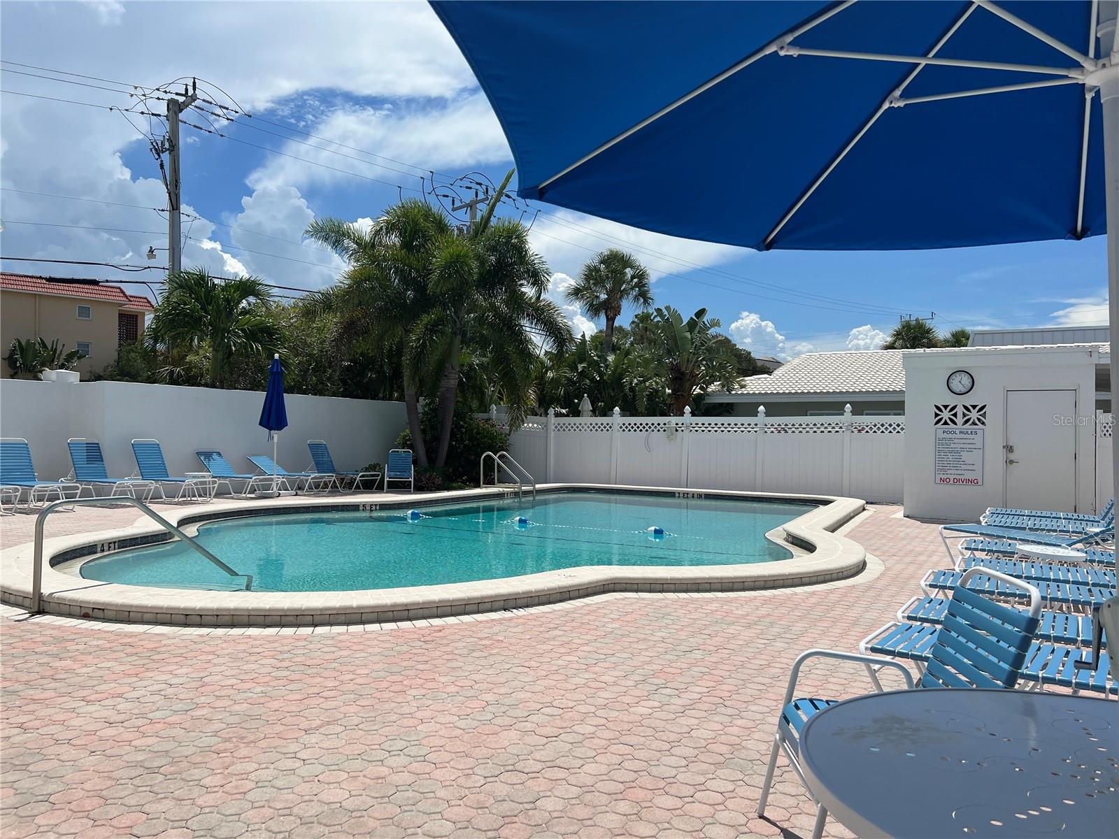 6300 MIDNIGHT PASS RD #20