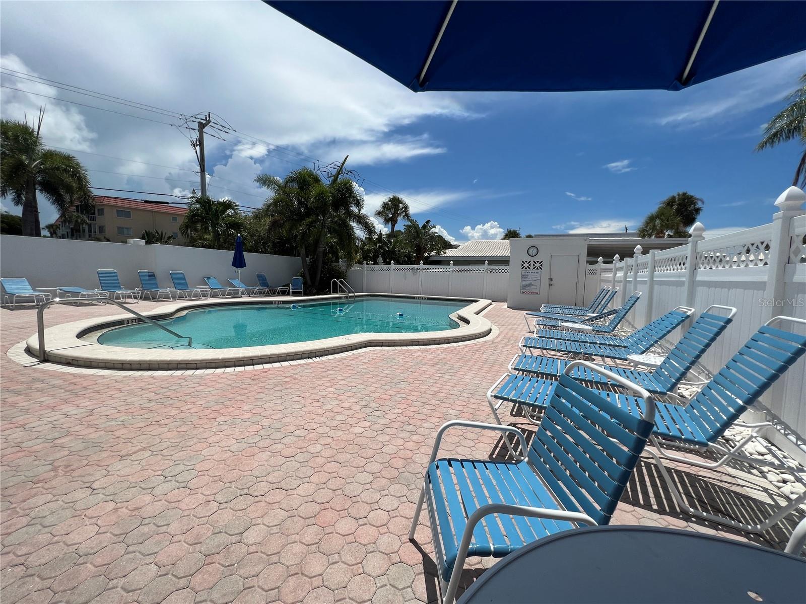 6300 MIDNIGHT PASS RD #20