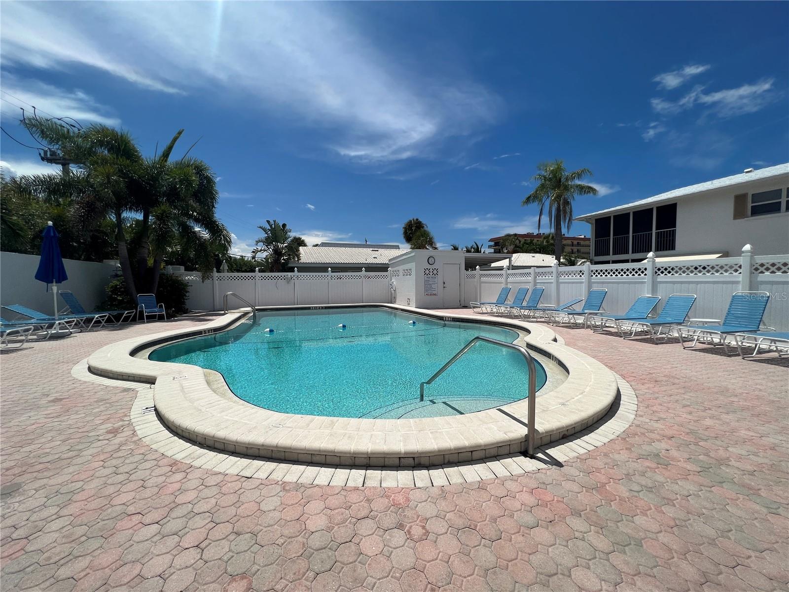 6300 MIDNIGHT PASS RD #20