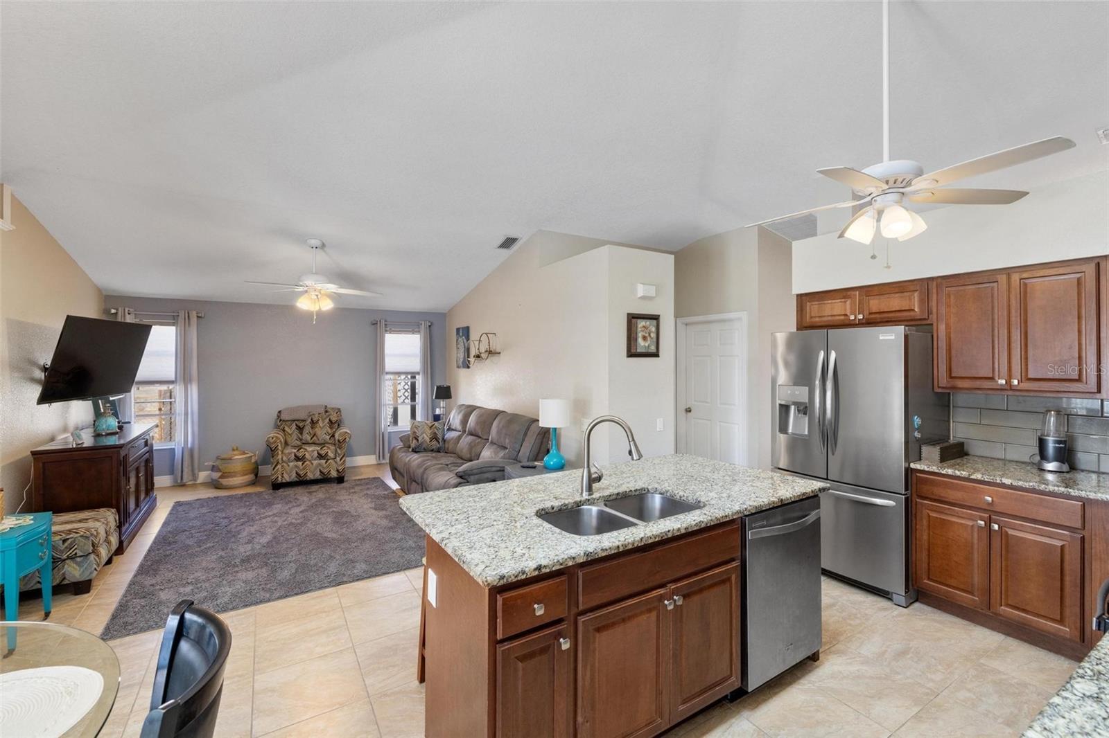 1081 FLEETWOOD DR NW