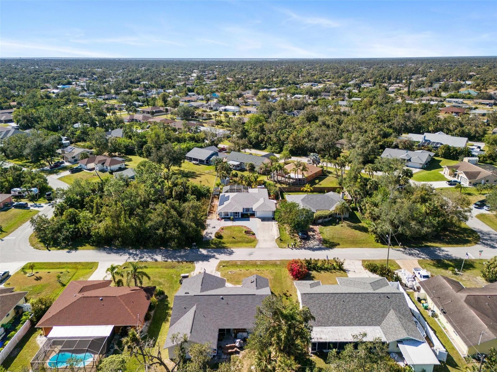 1081 FLEETWOOD DR NW