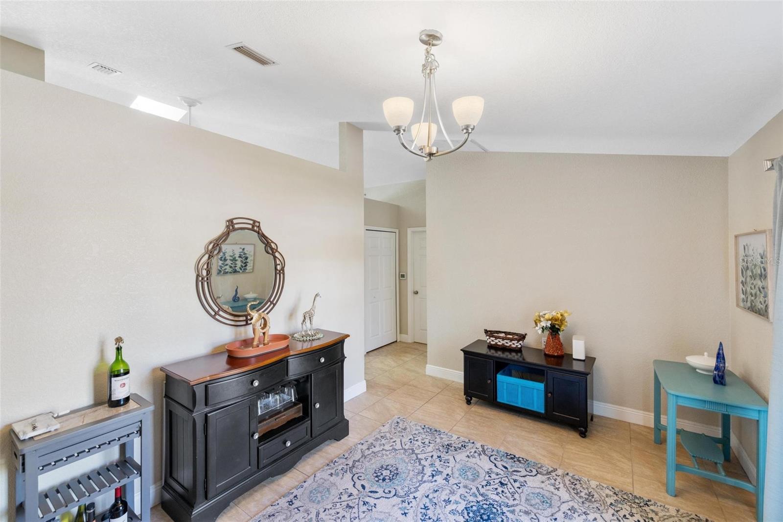 1081 FLEETWOOD DR NW