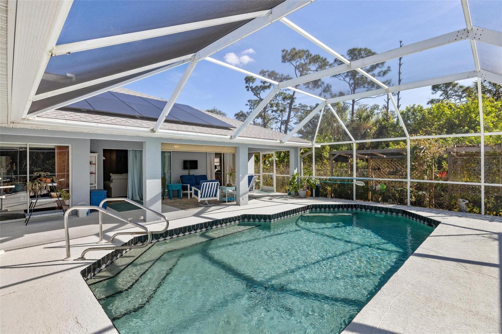 1081 FLEETWOOD DR NW