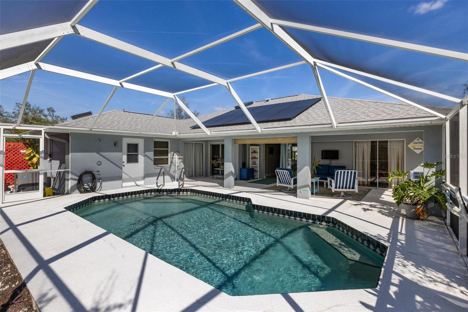 1081 FLEETWOOD DR NW