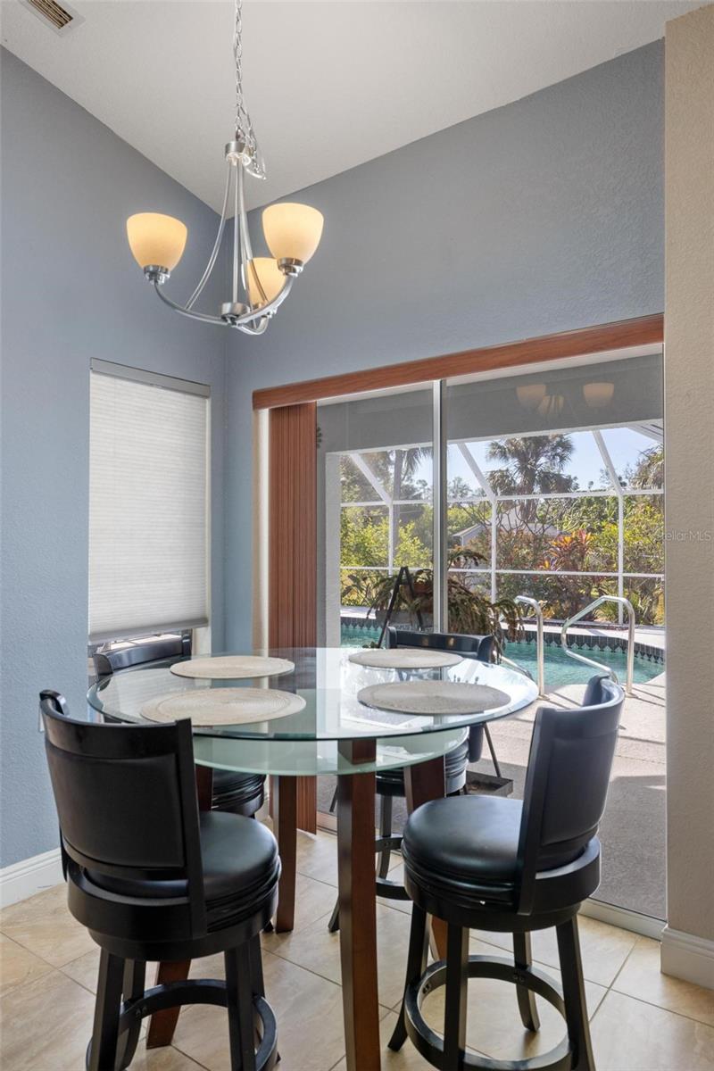 1081 FLEETWOOD DR NW