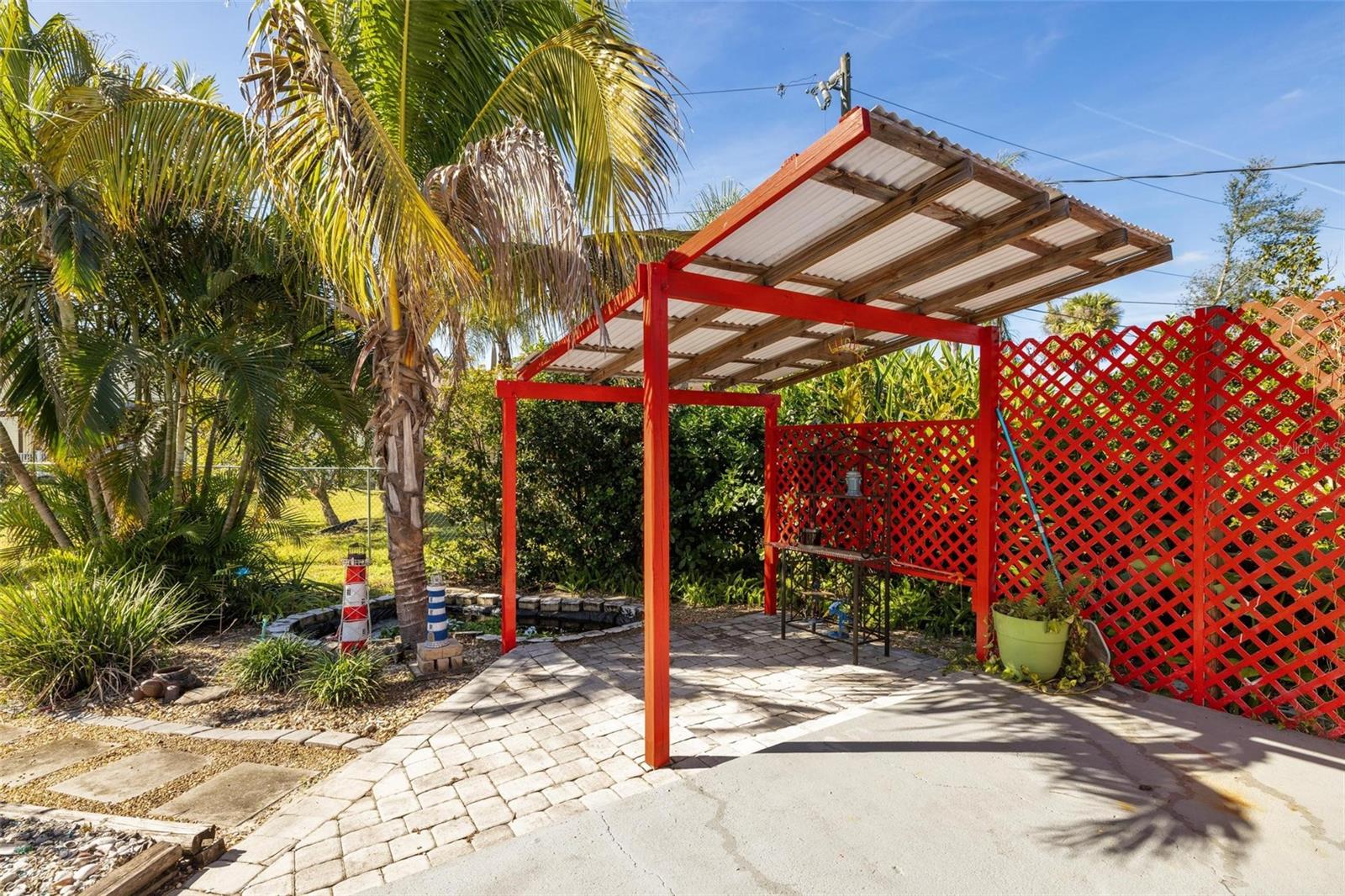 1081 FLEETWOOD DR NW