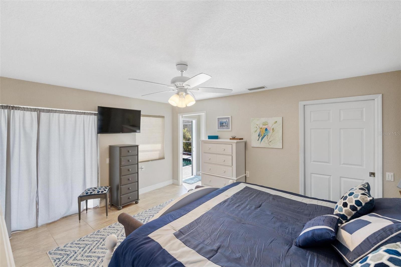 1081 FLEETWOOD DR NW