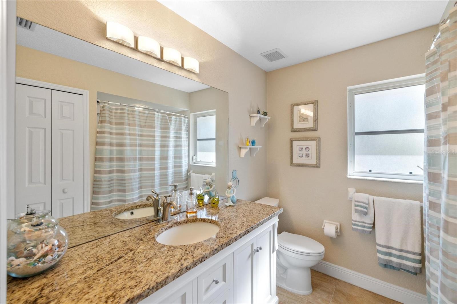 1081 FLEETWOOD DR NW