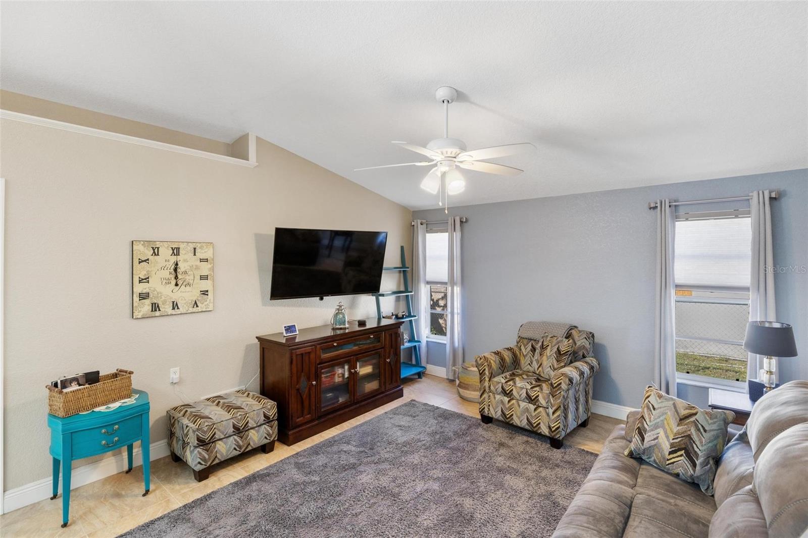 1081 FLEETWOOD DR NW