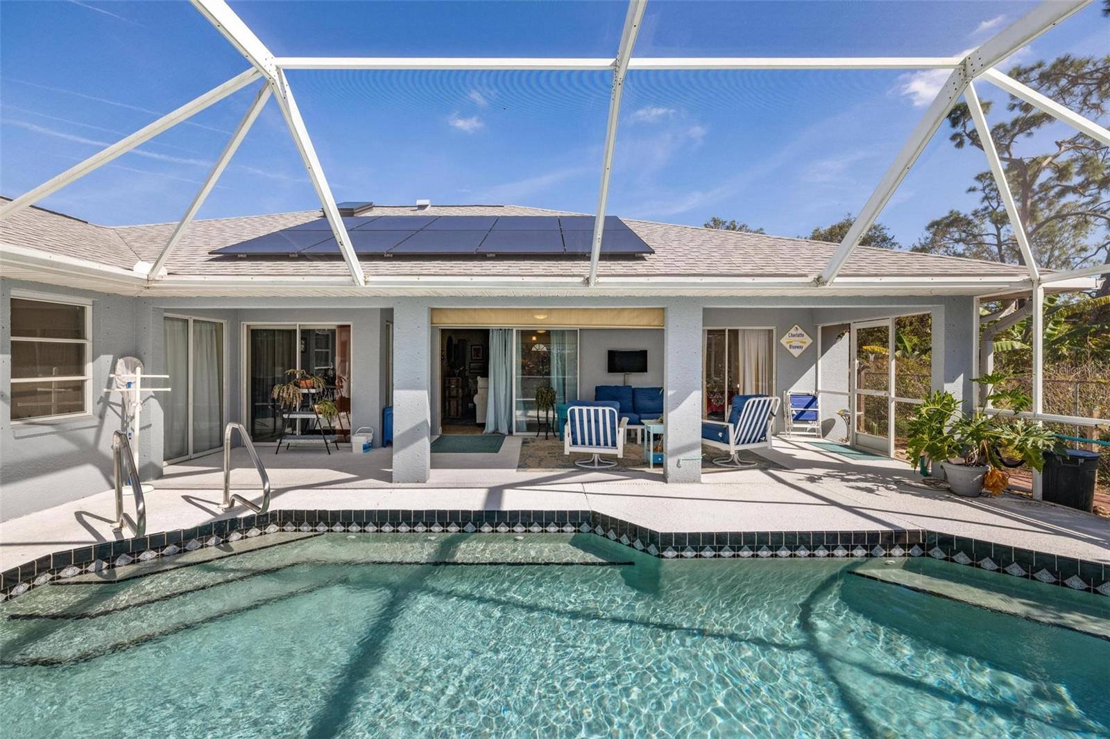 1081 FLEETWOOD DR NW