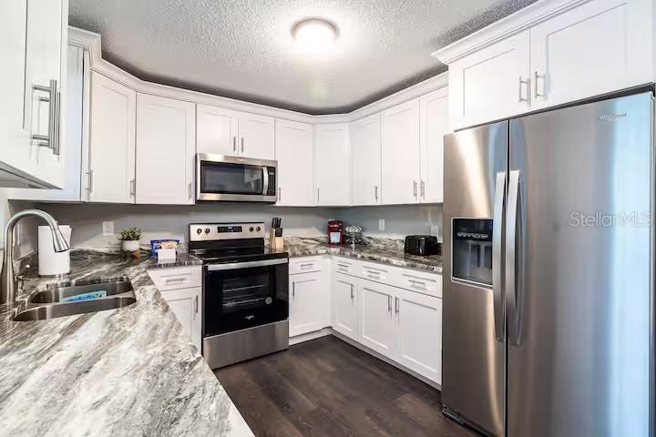 3173 S CRANBERRY BLVD