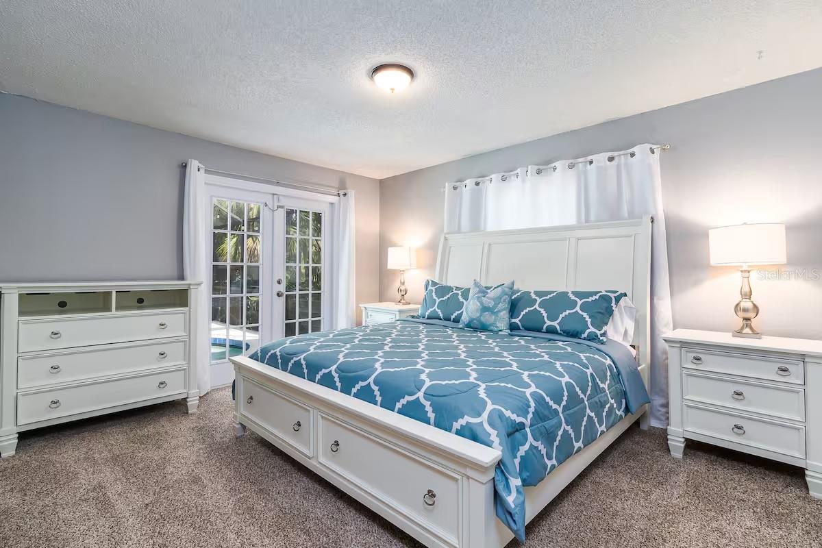 3173 S CRANBERRY BLVD