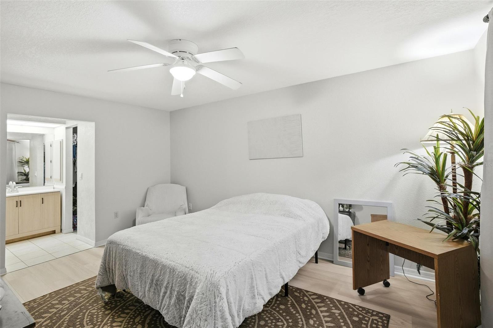 24540 HARBORVIEW RD #F1