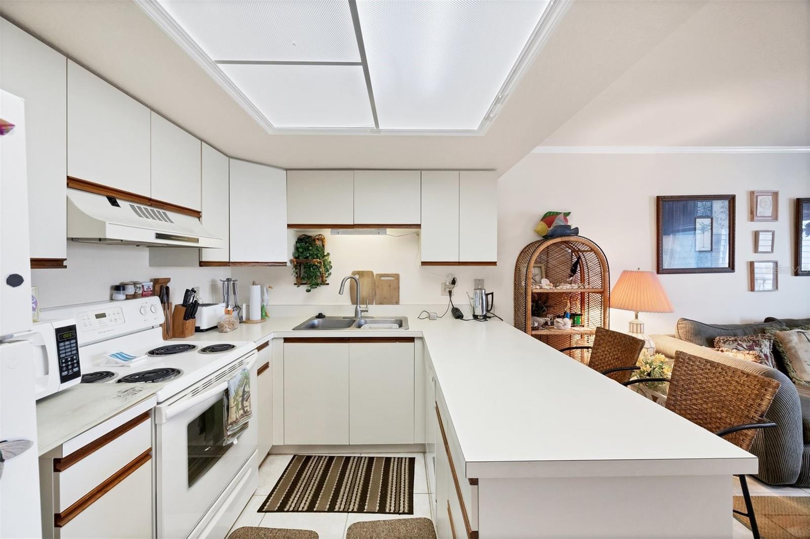 4410 WARREN AVE #306