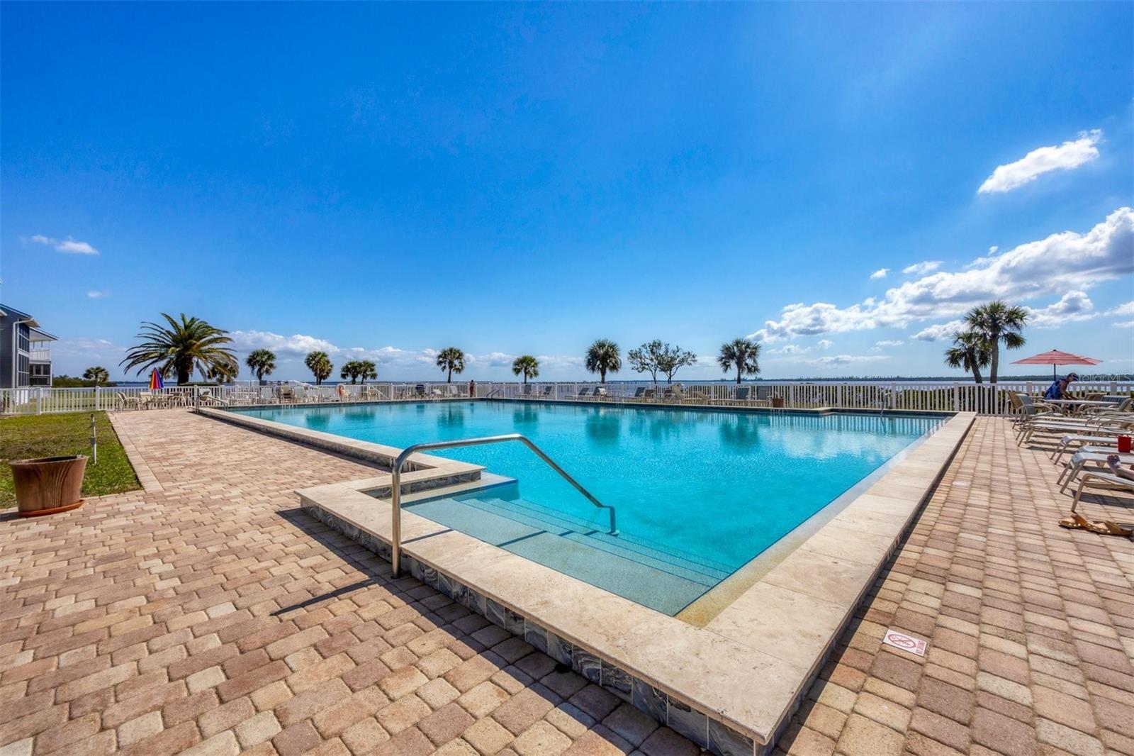 4410 WARREN AVE #306