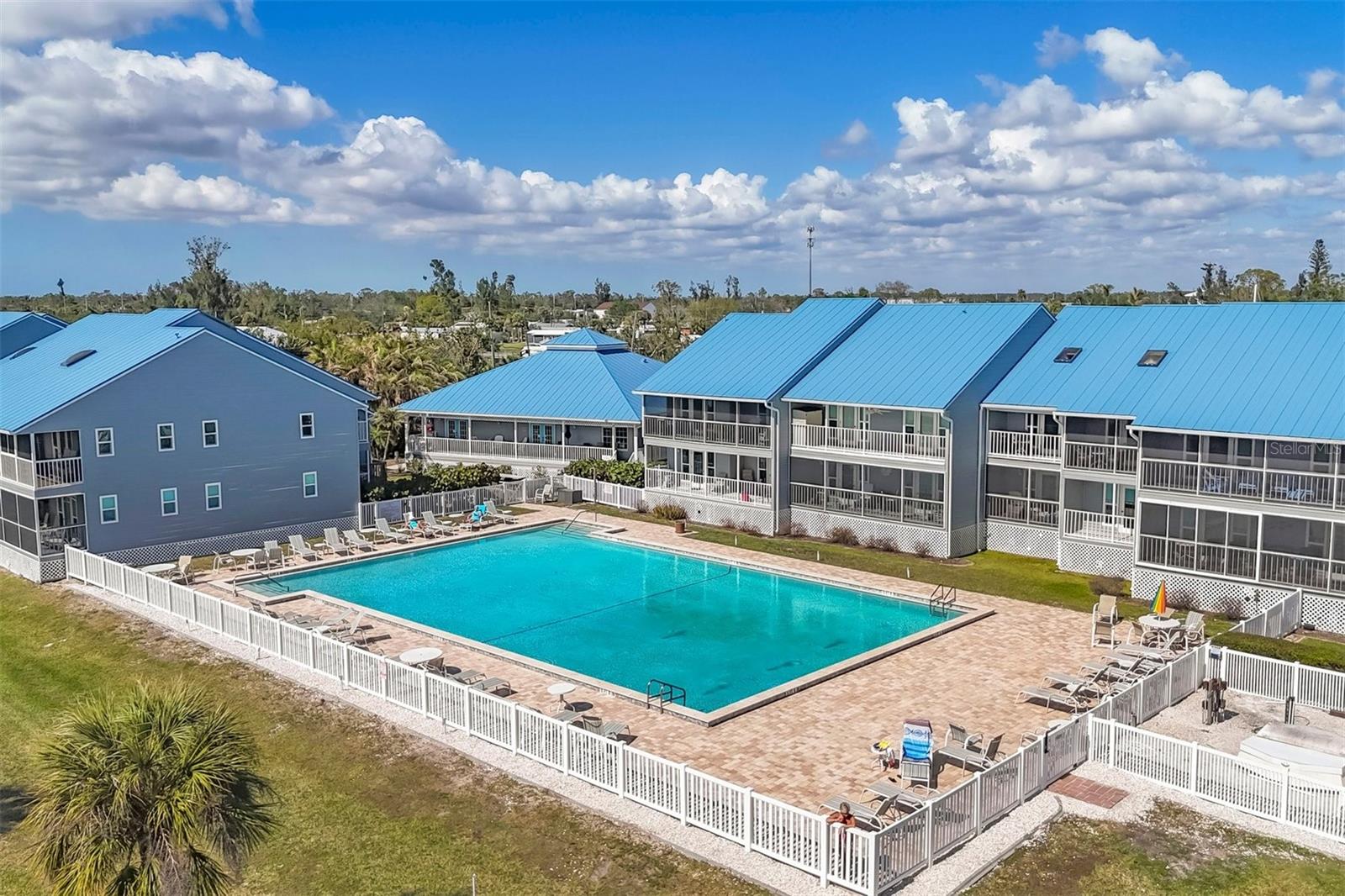 4410 WARREN AVE #306