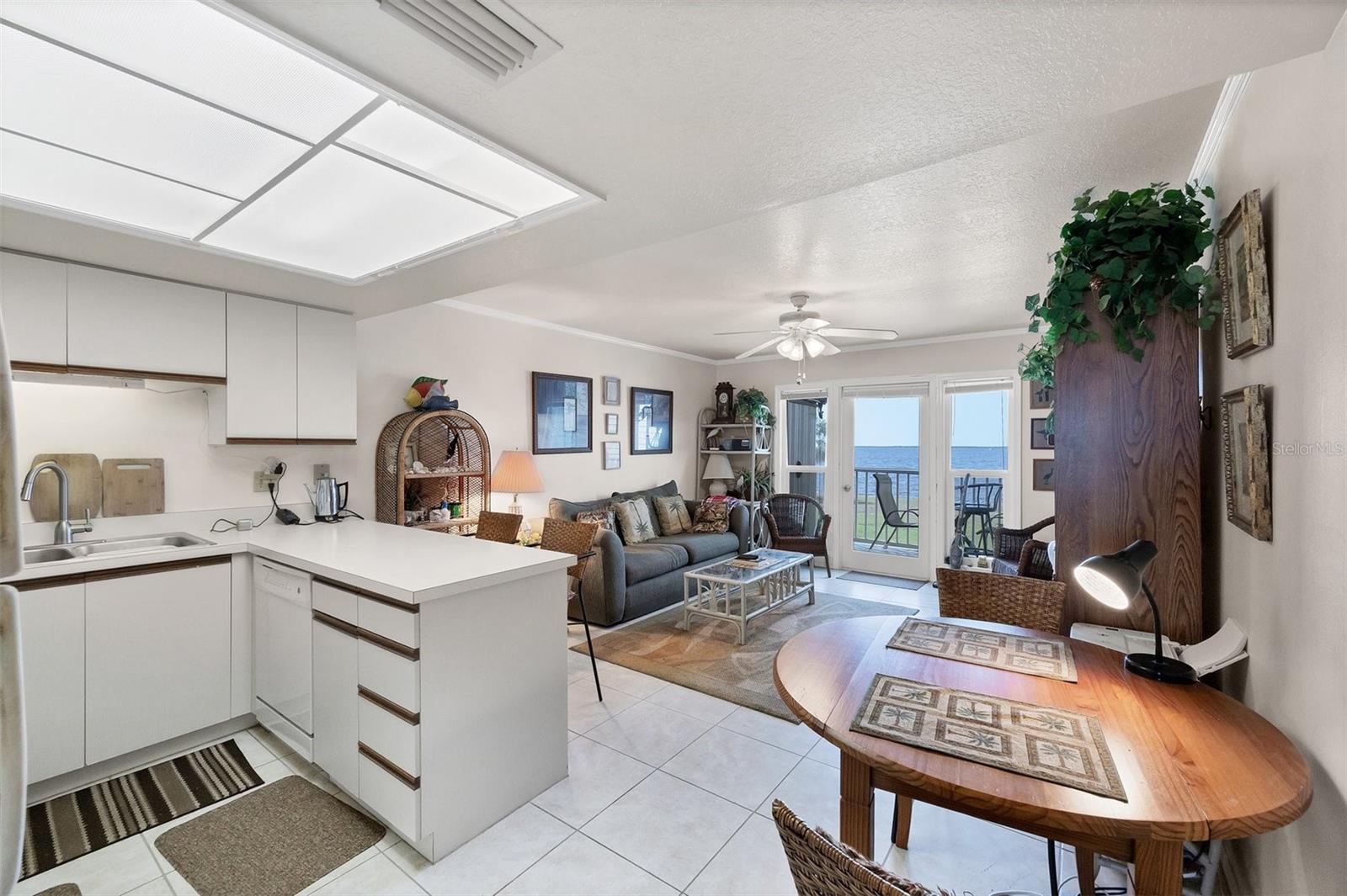 4410 WARREN AVE #306