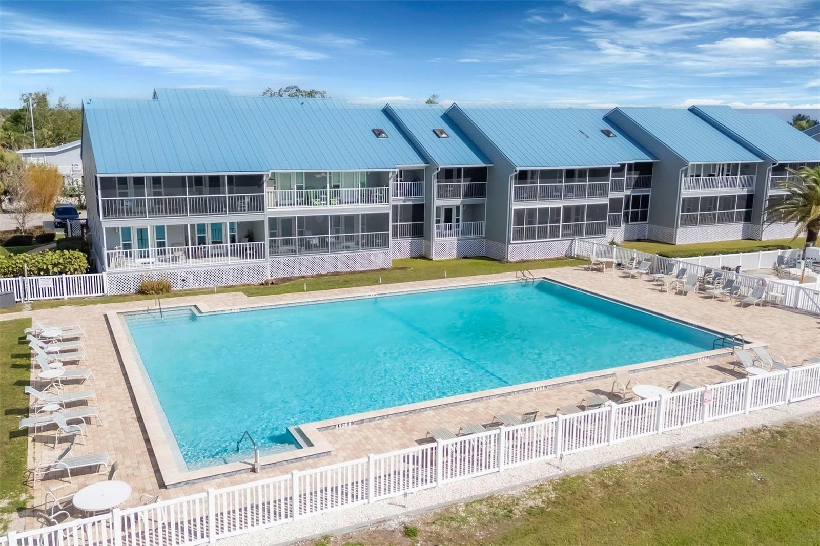 4410 WARREN AVE #306