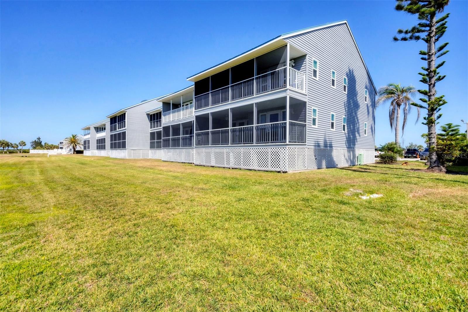 4410 WARREN AVE #306